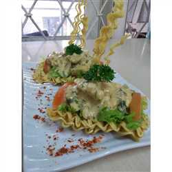 CHICKEN GARLIC MAYO WITH NOODLES