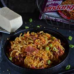 Cheesy Indomie Rendang Beef Crispy