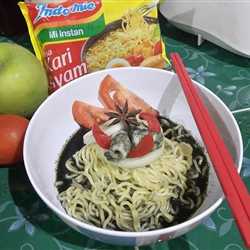 Mie Kari Cumi Kuah Hitam (Mikari of the Black Sea)