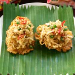 Lawar indomie  diatas rakit
