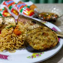 BANDOMIE (Bandeng isi Indomie) goreng/bakar