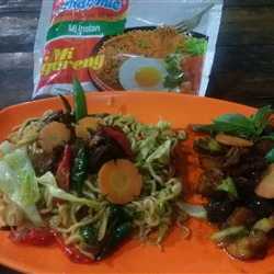 Indomie Goreng Ayam Gongso Pedas Manis