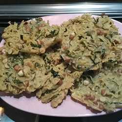 Peyek Indomie kacang