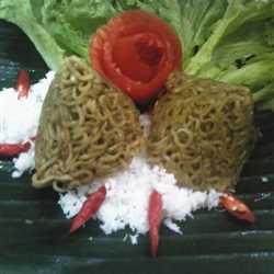 Piramid Indomie Cabe Hijau Urap