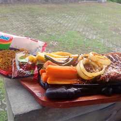 Steak Indomie Iga Penyet