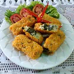 INDOMIE AYAM KEJU DAN PUCUK SINGKONG KRISPY