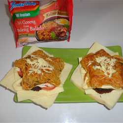 INDOMIE  SANDWICH  BALADO