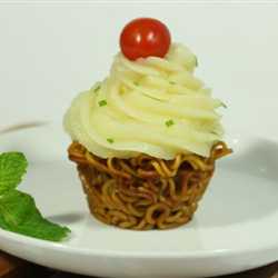 Cup cake mie with potato cheese cream